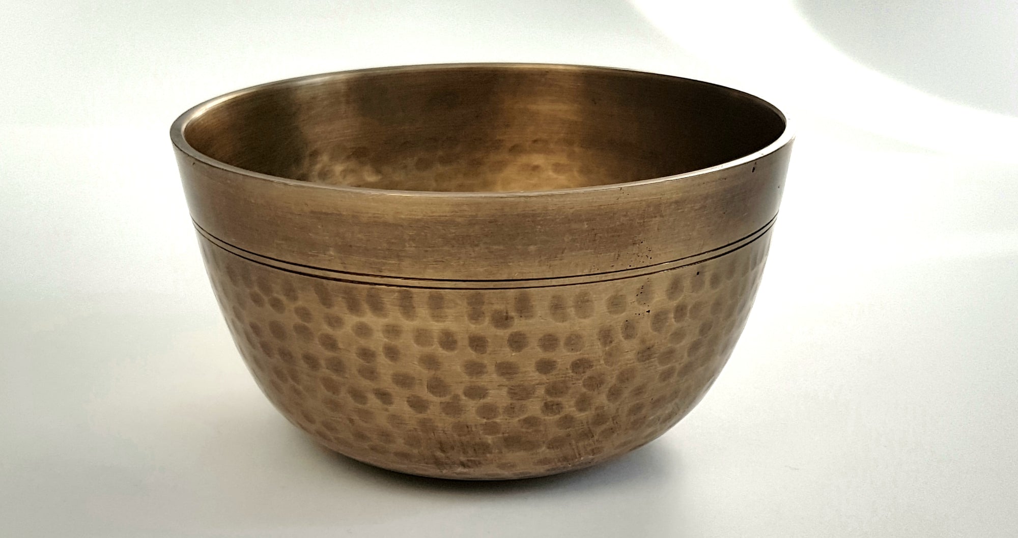 meditation singbowl - deep dotted antique plain